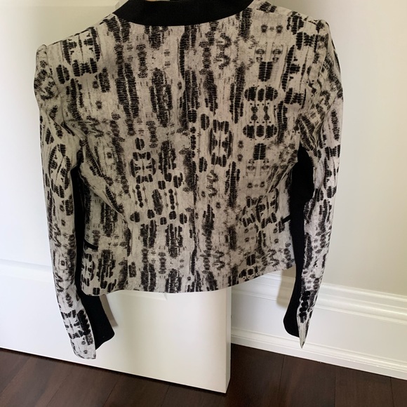 BCBG Blazer - Picture 3 of 3